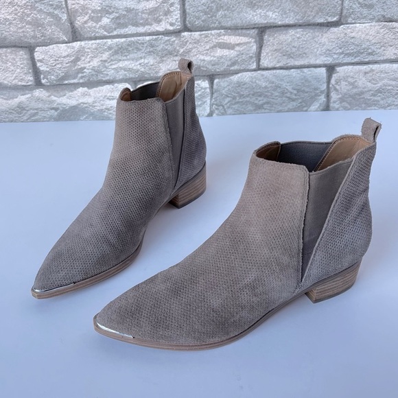 Marc Fisher Buttery Soft Suede Ankle Boot 6M Bootie Braided Silver Pointed Toe - Picture 2 of 11